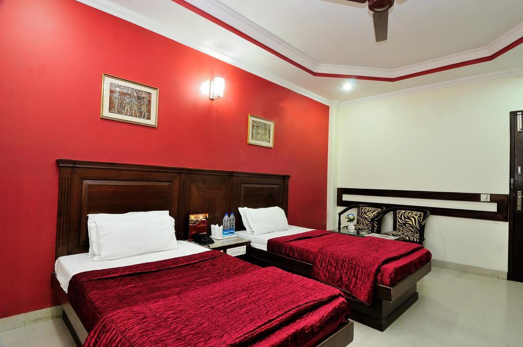 Hotel Maharaja Residencia Jalandhar Habitación foto