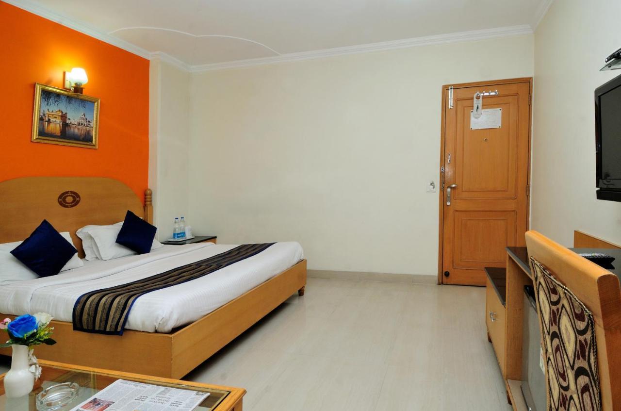 Hotel Maharaja Residencia Jalandhar Exterior foto